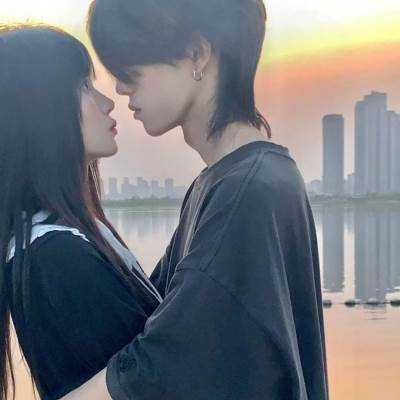 退婚后，真千金她驚爆全球