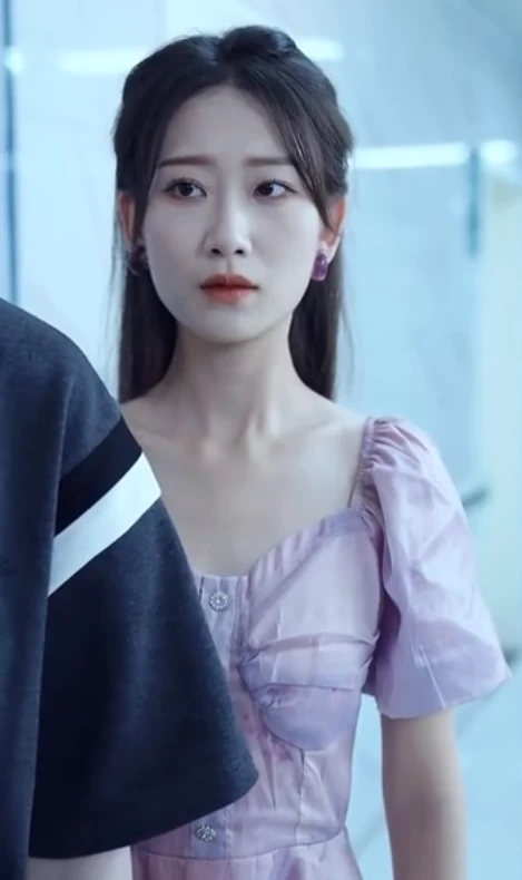 這個(gè)妹妹假正經(jīng)