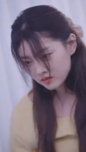 她似煙火絢爛